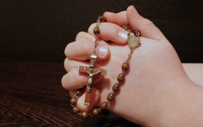 How to Say the Rosary Catholic?